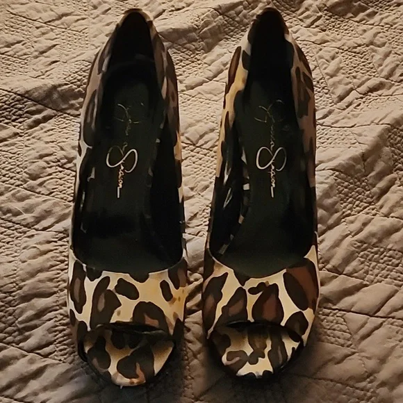 Jessica Simpson peeptoe Leopard platform heels - Picture 3 of 13